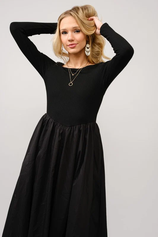 Princess Charm Midi Dress - Image 5