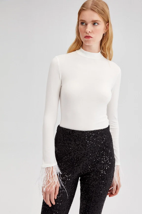 Full Look Feathered Top - Image 6