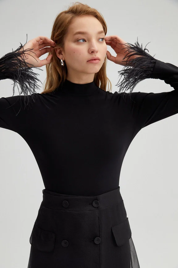 Full Look Feathered Top - Image 8