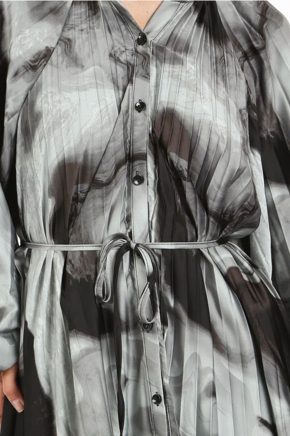 Mad Love Pleated Maxi Dress - Image 14
