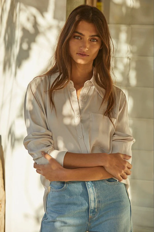 Sleek And Chic Blouse - Image 3