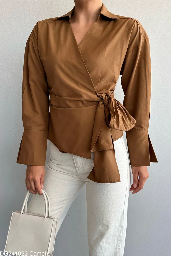 The Gifted Blouse - Image 3