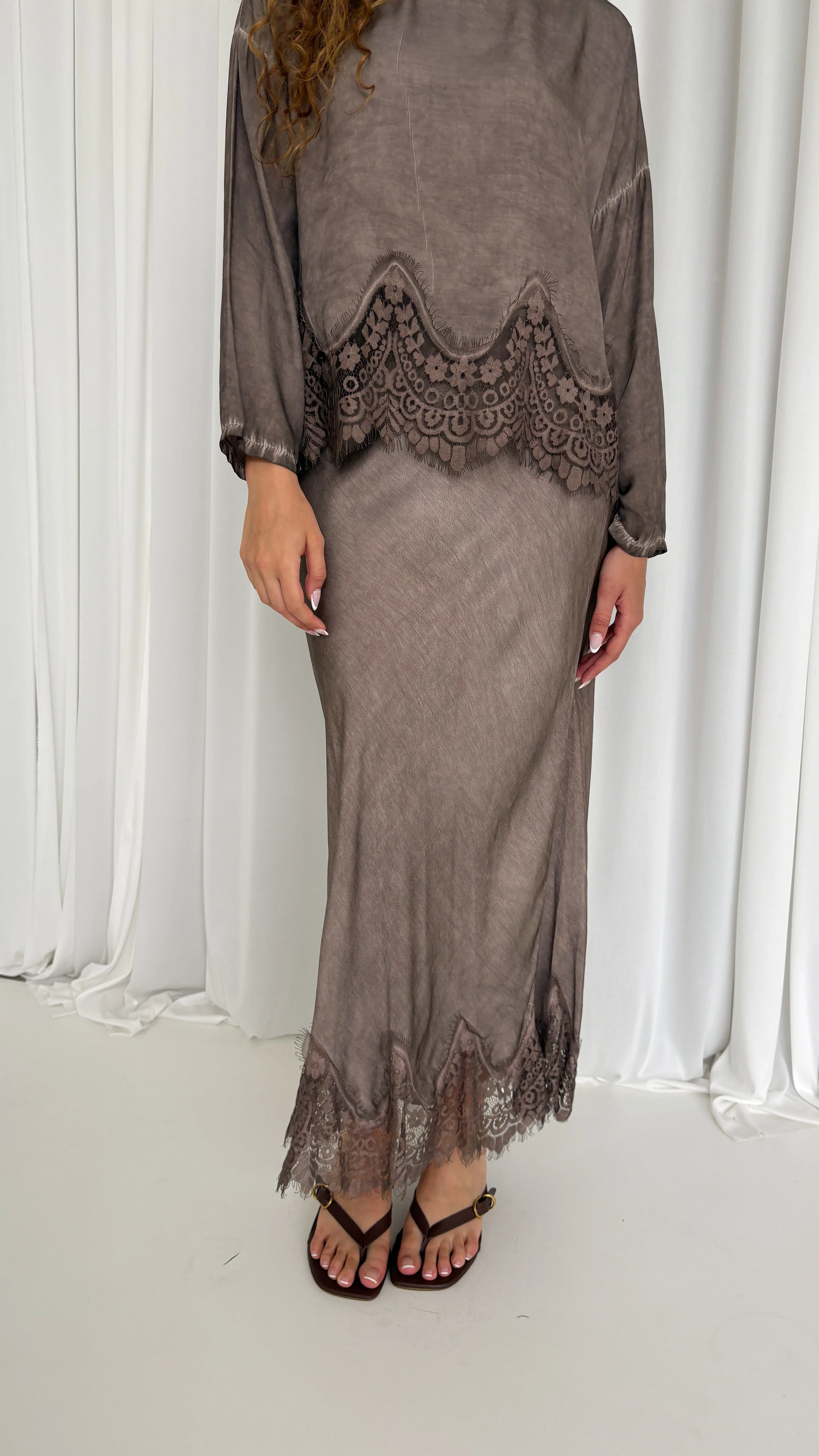 The Enchanted Lace Maxi Skirt - Image 5