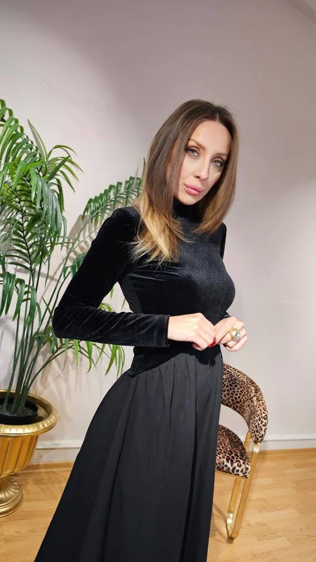 Divina Velvet Maxi Dress - Image 3